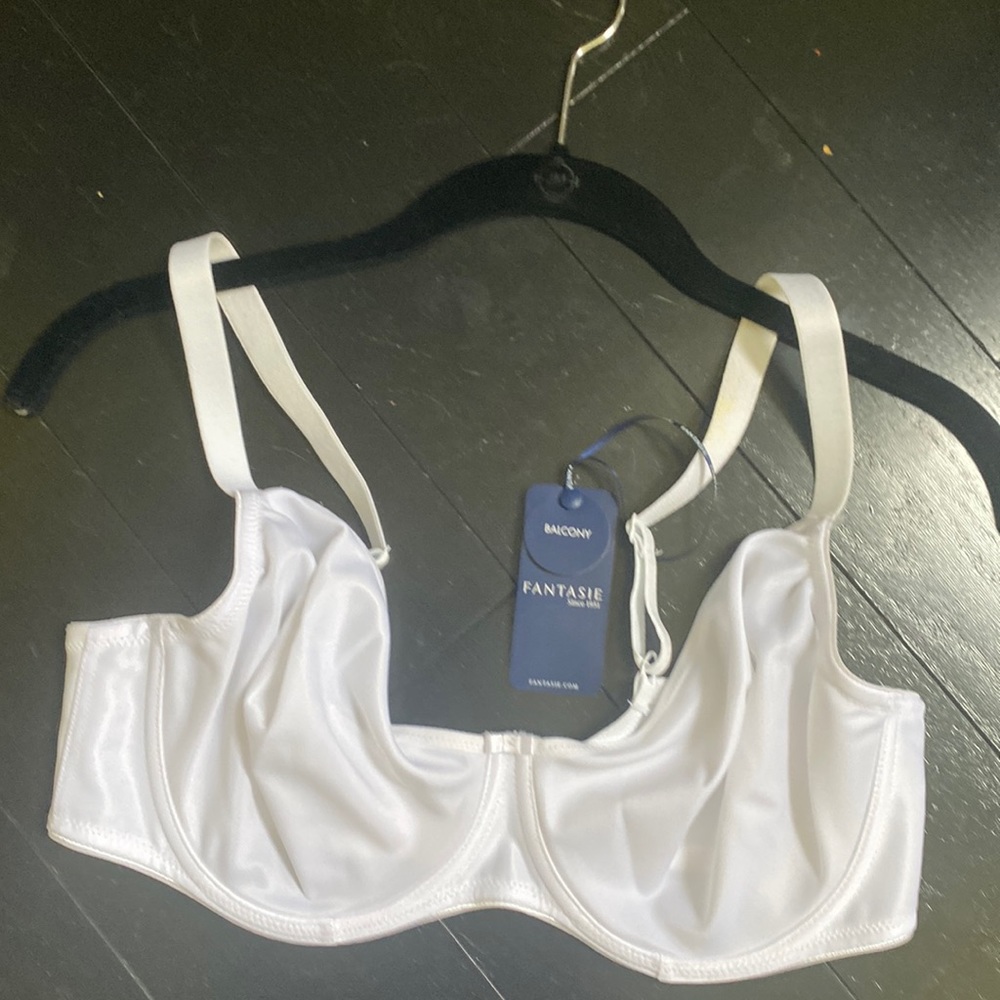 NWT-  Fantasie Balcony Bra-  Smoothing style. 36DD.  White